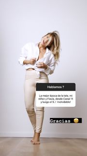 Flavia Palmiero feet photo thumbnail