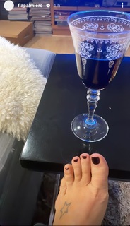 Flavia Palmiero feet photo thumbnail