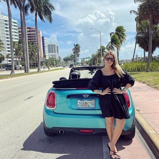 Flavia Palmiero feet photo thumbnail