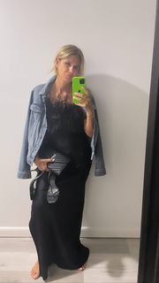 Flavia Palmiero feet photo thumbnail