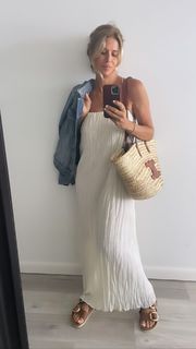 Flavia Palmiero feet photo thumbnail