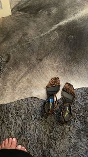 Flavia Palmiero feet photo thumbnail