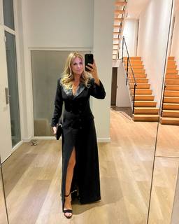 Flavia Palmiero feet photo thumbnail