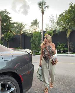 Flavia Palmiero feet photo thumbnail