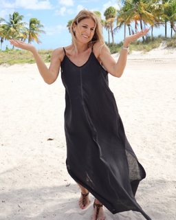 Flavia Palmiero feet photo thumbnail