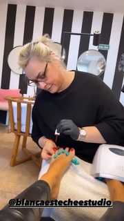 Flavia Palmiero feet photo thumbnail