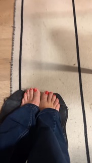 Flavia Palmiero feet photo thumbnail