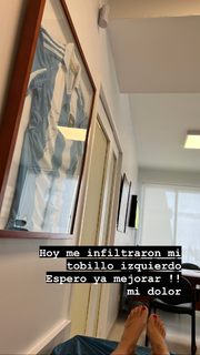 Flavia Palmiero feet photo thumbnail