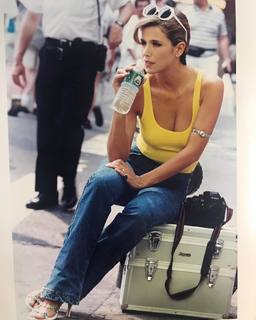 Flavia Palmiero feet photo thumbnail