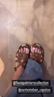 Flavia Palmiero feet photo thumbnail