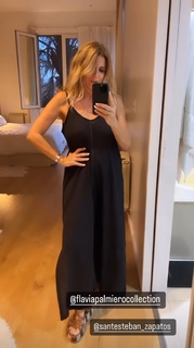 Flavia Palmiero feet photo thumbnail