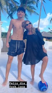 Flavia Palmiero feet photo thumbnail