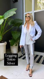 Flavia Palmiero feet photo thumbnail