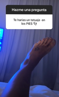 Flavia Palmiero feet photo thumbnail