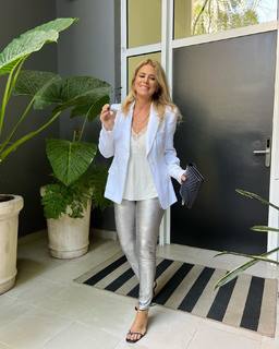 Flavia Palmiero feet photo thumbnail