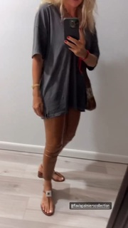 Flavia Palmiero feet photo thumbnail