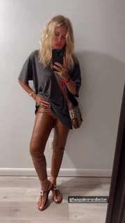 Flavia Palmiero feet photo thumbnail