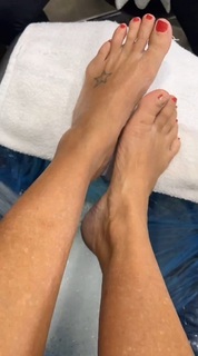 Flavia Palmiero feet photo thumbnail