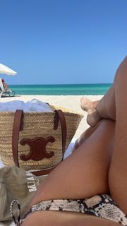 Flavia Palmiero feet photo thumbnail