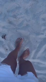 Flavia Palmiero feet photo thumbnail