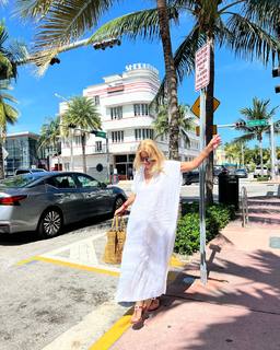 Flavia Palmiero feet photo thumbnail