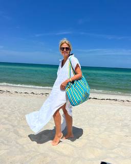 Flavia Palmiero feet photo thumbnail