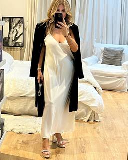 Flavia Palmiero feet photo thumbnail