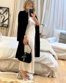 Flavia Palmiero feet photo thumbnail