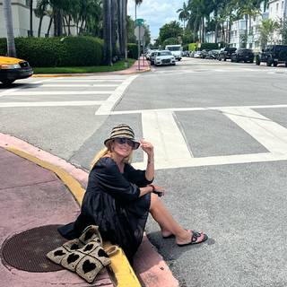 Flavia Palmiero feet photo thumbnail