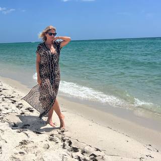 Flavia Palmiero feet photo thumbnail