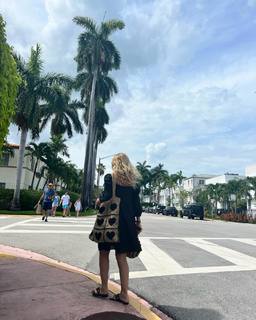 Flavia Palmiero feet photo thumbnail