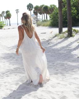 Flavia Palmiero feet photo thumbnail