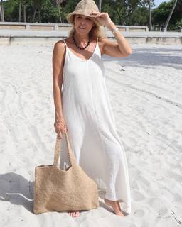 Flavia Palmiero feet photo thumbnail