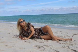 Flavia Palmiero feet photo thumbnail