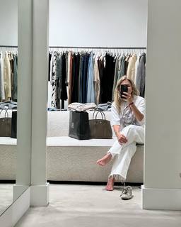 Flavia Palmiero feet photo thumbnail