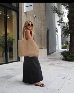 Flavia Palmiero feet photo thumbnail