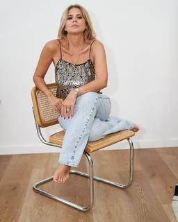 Flavia Palmiero feet photo thumbnail