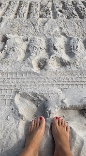 Flavia Palmiero feet photo thumbnail