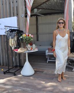 Flavia Palmiero feet photo thumbnail