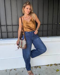 Flavia Palmiero feet photo thumbnail