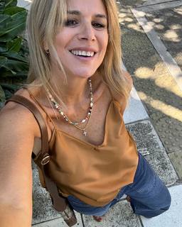 Flavia Palmiero feet photo thumbnail