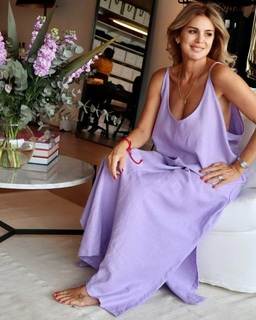 Flavia Palmiero feet photo thumbnail