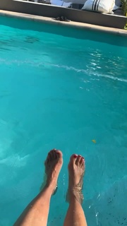 Flavia Palmiero feet photo thumbnail