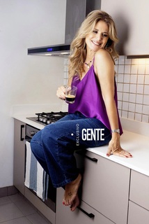 Flavia Palmiero feet photo thumbnail