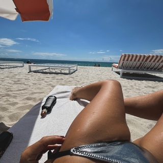 Flavia Palmiero feet photo thumbnail