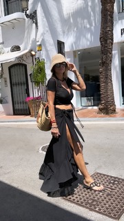 Flavia Palmiero feet photo thumbnail