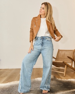 Flavia Palmiero feet photo thumbnail