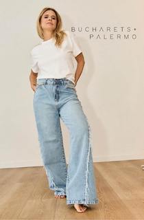 Flavia Palmiero feet photo thumbnail