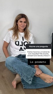 Flavia Palmiero feet photo thumbnail