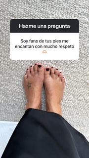 Flavia Palmiero feet photo thumbnail